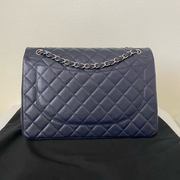 Sold Chanel Navy Caviar Maxi Double Flap bag - Picture 3 of 15